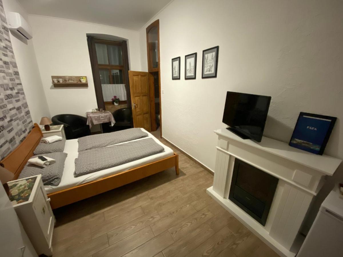 Anna Apartman Pápa Extérieur photo