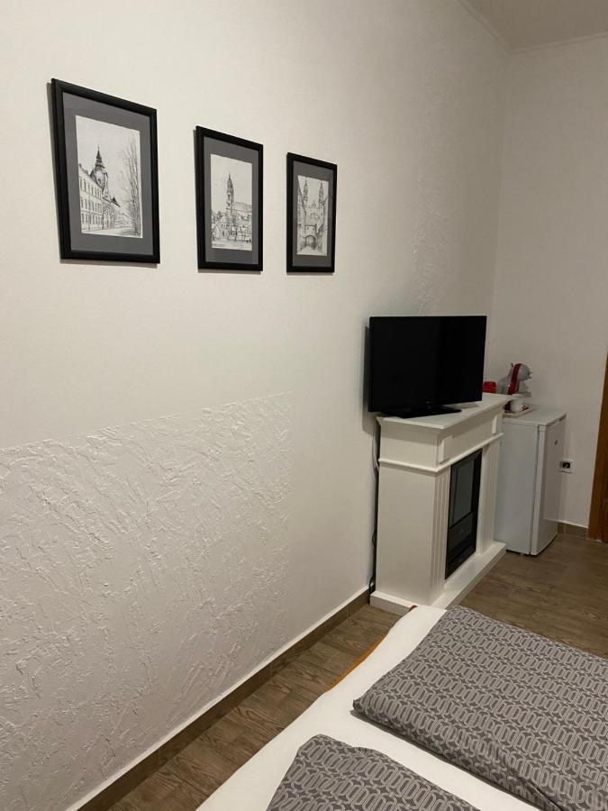 Anna Apartman Pápa Extérieur photo